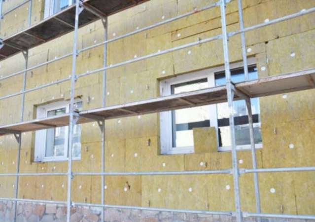 Isolation par l'extérieur en cour de réalisation à Meudon par Weiss Rénovation